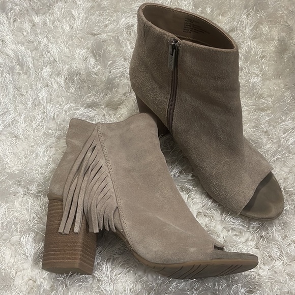 Kenneth Cole Reaction Suede Tan Open Toe Booties - Picture 3 of 11